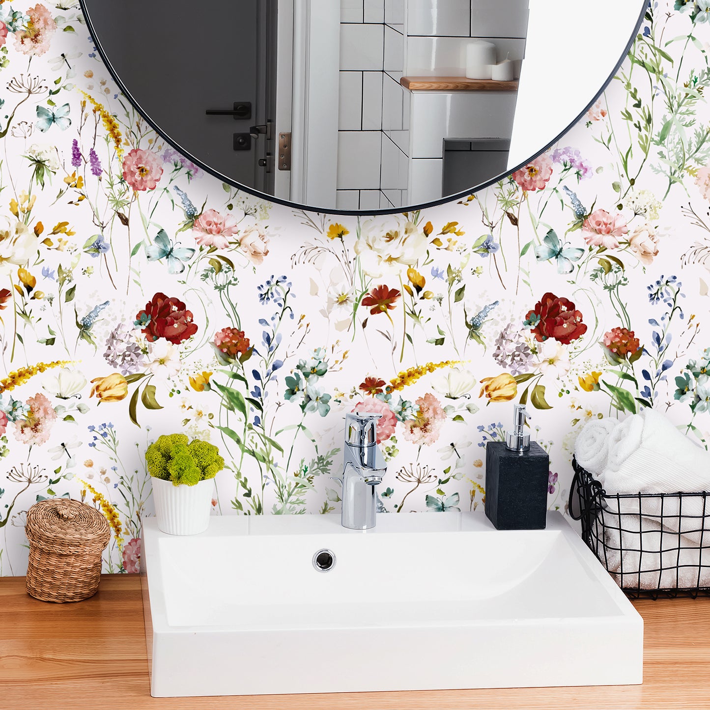 VaryPaper Watercolor Butterfly Floral Wallpaper